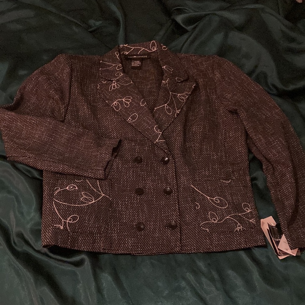 Double-Breasted Embroidered Suit - Picture 2 of 5